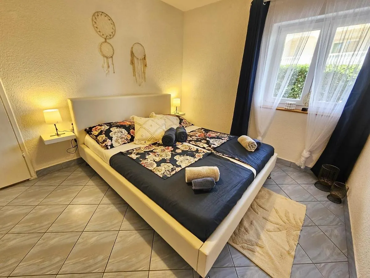 Apartment Melani Vir 0*,  Kroatien