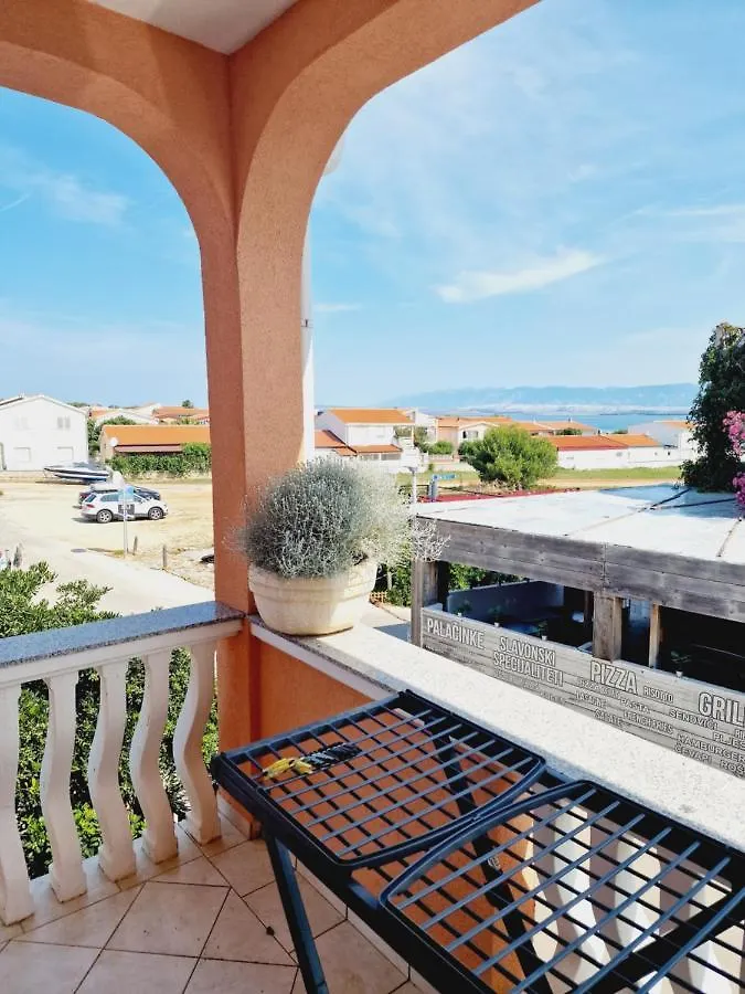 Apartment Melani Vir