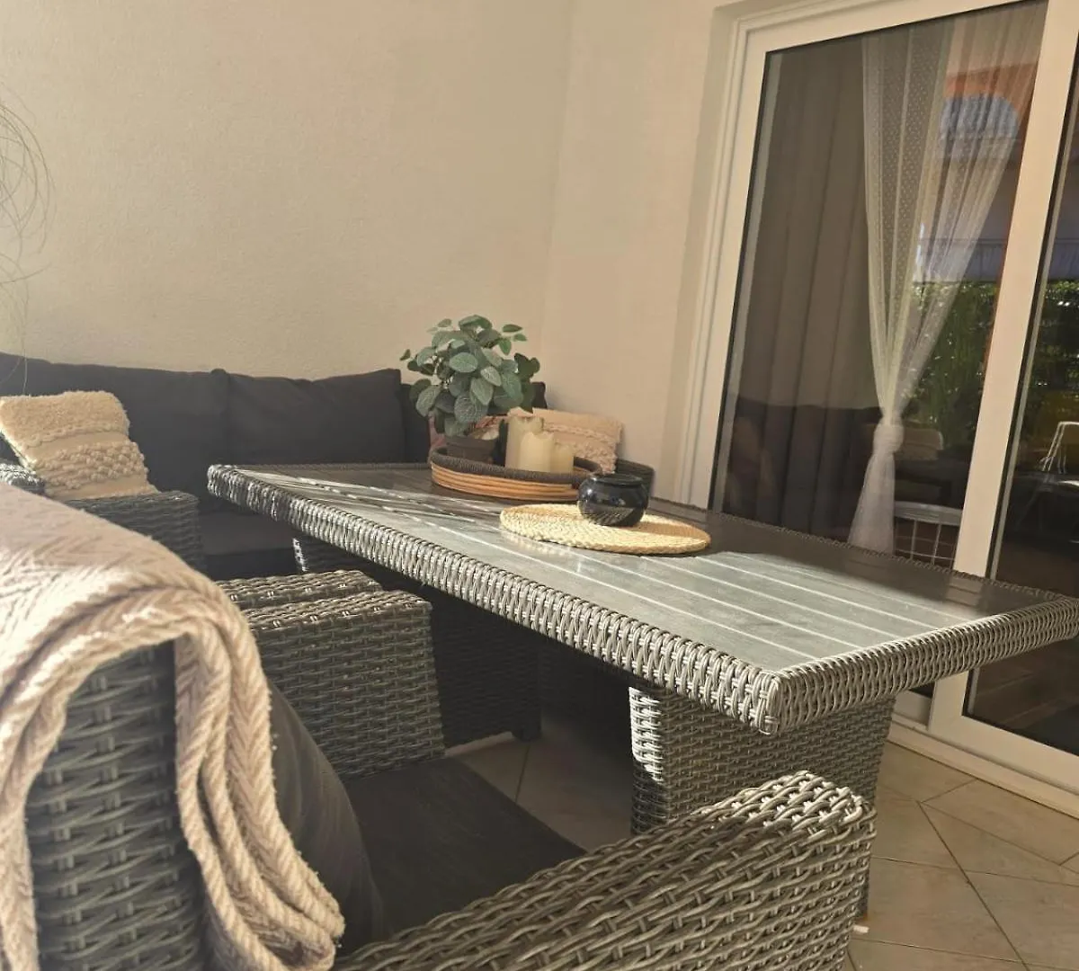 Apartment Melani Vir