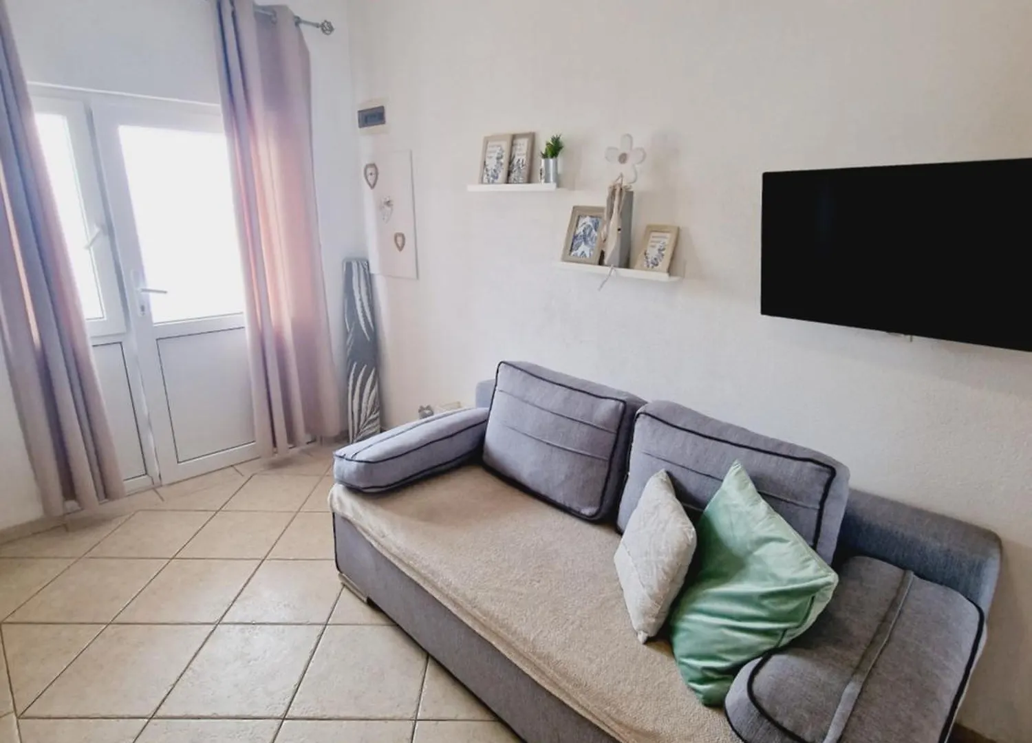 Apartment Melani Vir